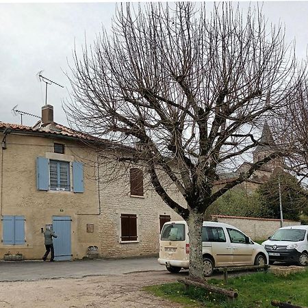 شقة Au Bord De La Riviere Verteuil-sur-Charente المظهر الخارجي الصورة