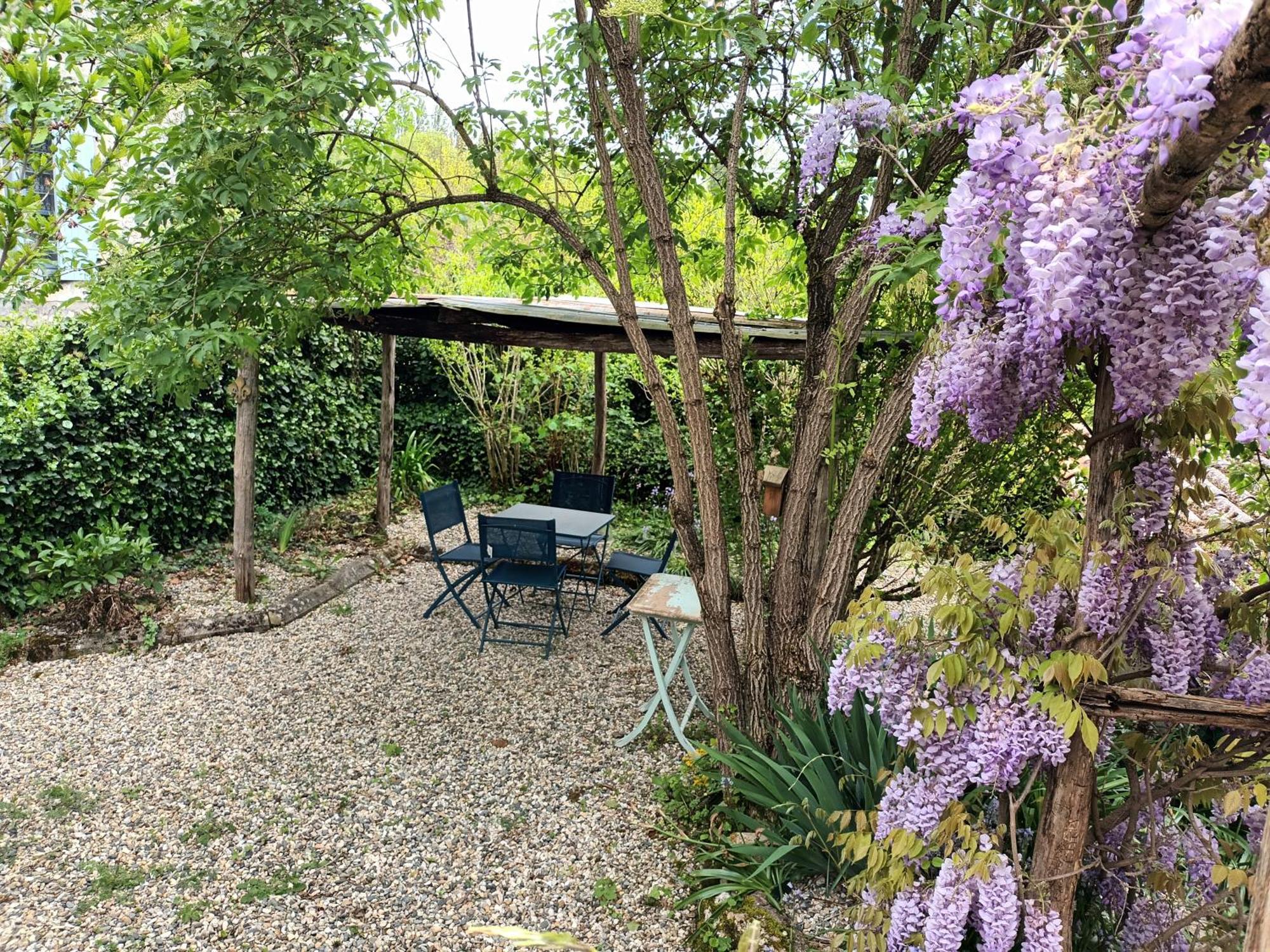 شقة Au Bord De La Riviere Verteuil-sur-Charente المظهر الخارجي الصورة
